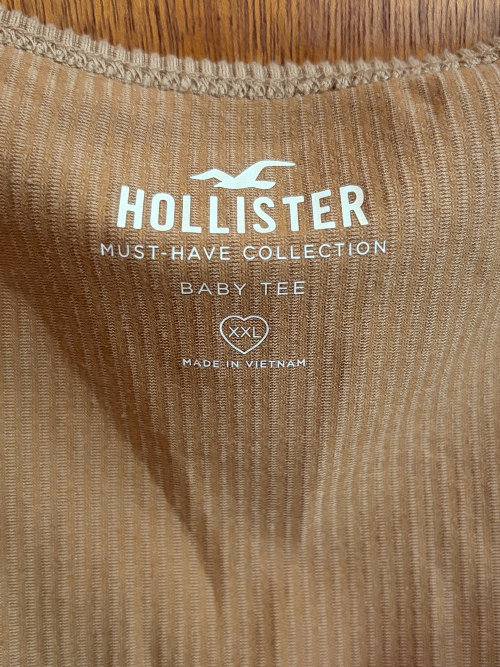 Hollister Seamless Rib Fabric Square-Neck Baby Tee - Picture 3 of 4